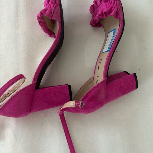 Unisa Pink Ruffle Heels - Picture 3 of 4